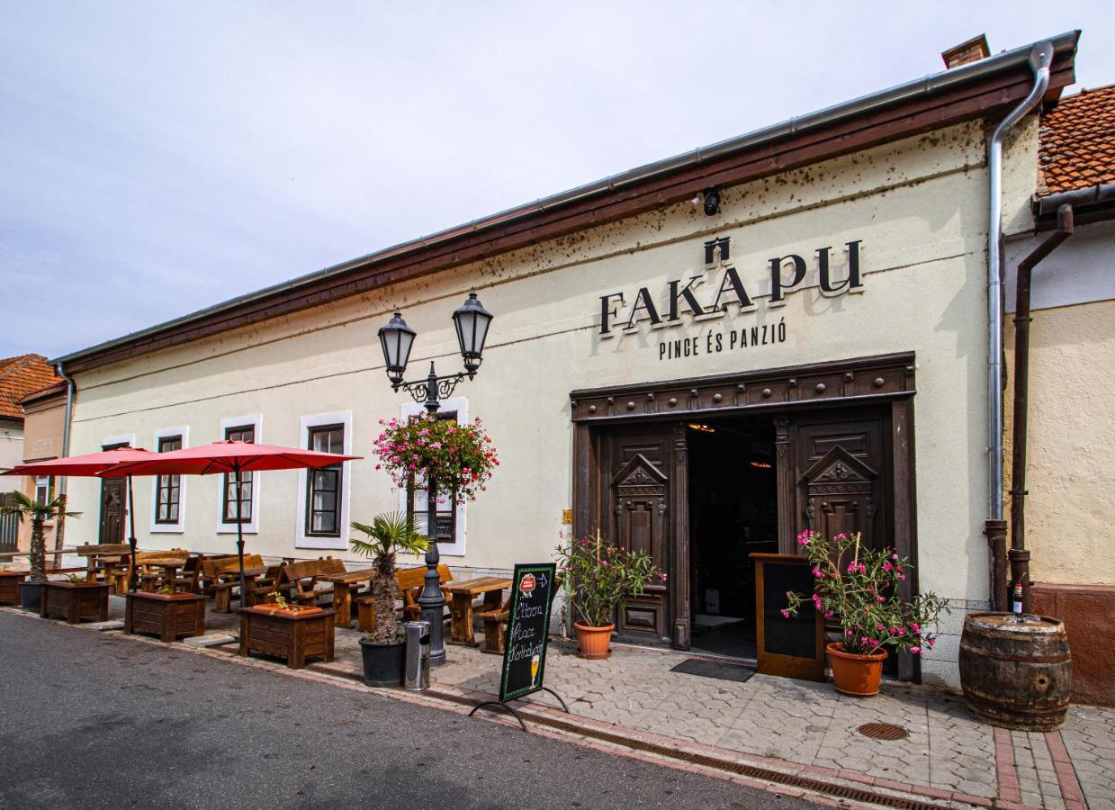 Bed and Breakfast Fakapu Pince és Panzió Tokaj Esterno foto